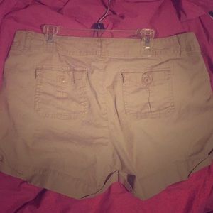 Size 9/10 khaki shorts Brand: Maurices